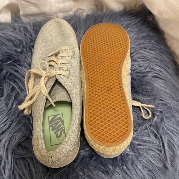 Vans - Picture 6 of 7